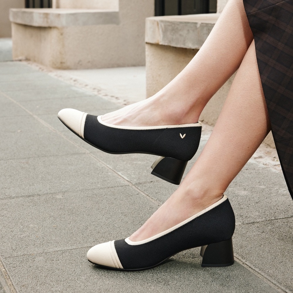 Vivaia Julie Cap Toe Pumps US 10.5 EU 42 Black Cream Cap Toe Classic Preppy